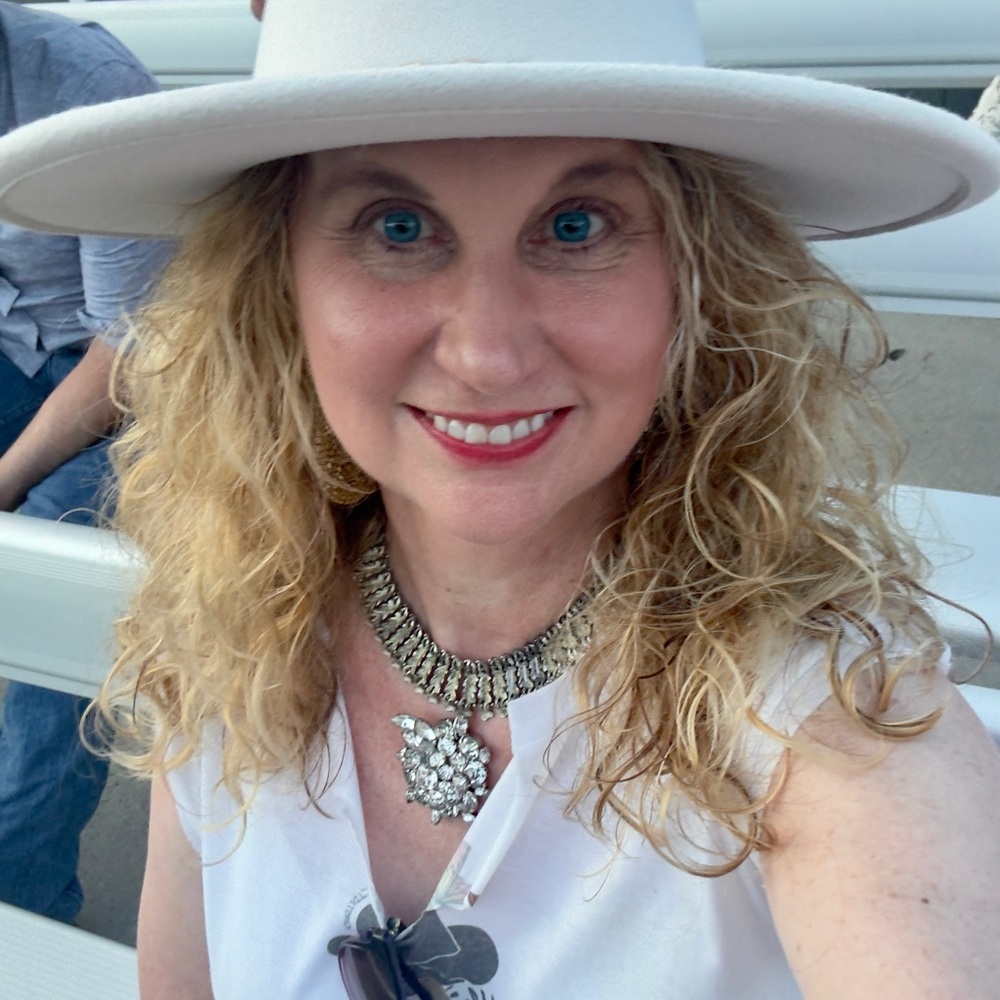 Meet your Posher, Lanna